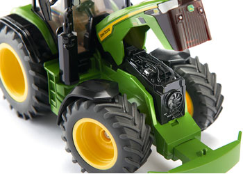 Siku - 3290 John Deere 8R 370 1:32 Scale